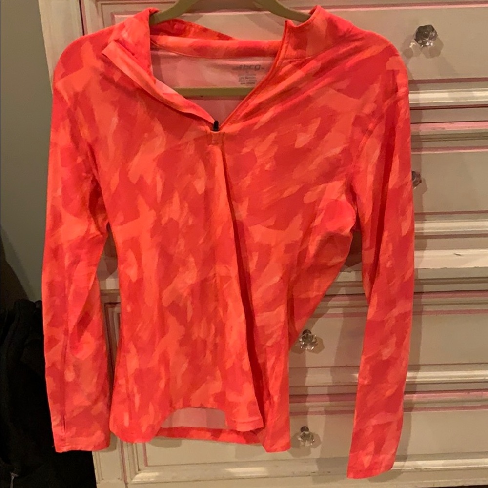REDUCED - SELL BY 6/17 Workout pullover